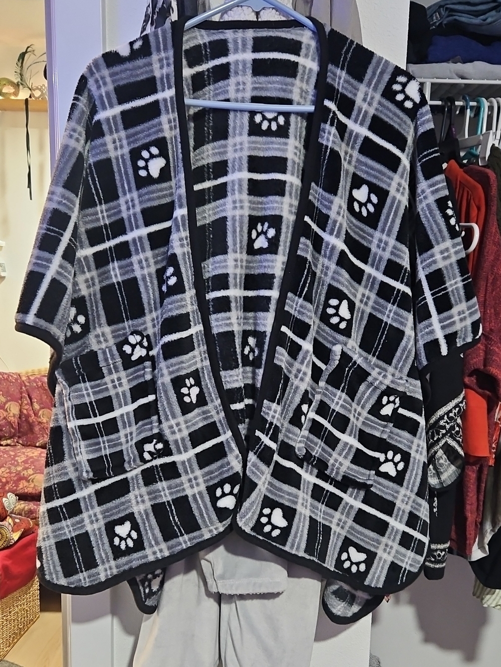 Cozy Black & White Plaid Paw-Print Poncho Shrug